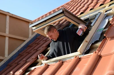 Pose de fenêtres de toit Velux dans le Jura